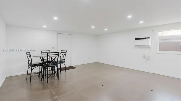 $3,800 | 1300 Northeast 204th Street, Unit 1300, Miami, FL 33179