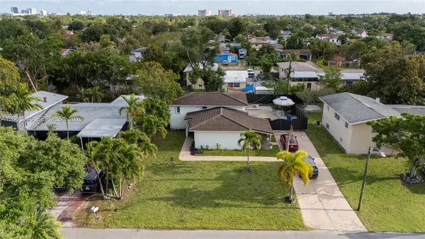 $3,800 | 1300 Northeast 204th Street, Unit 1300, Miami, FL 33179