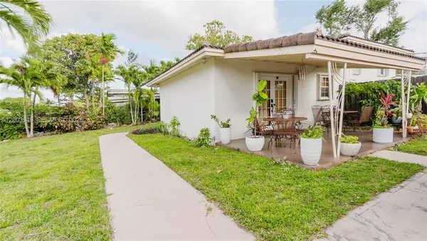$3,800 | 1300 Northeast 204th Street, Unit 1300, Miami, FL 33179
