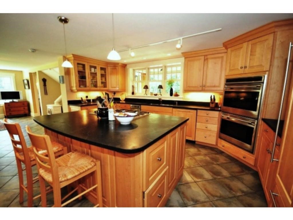 159 Mountain View Road Franconia, NH 03580 - Photo 8 of 36