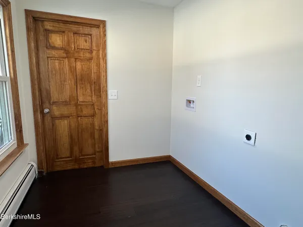 $3,200 | 181 Park Avenue, Unit A, Dalton, MA 01226