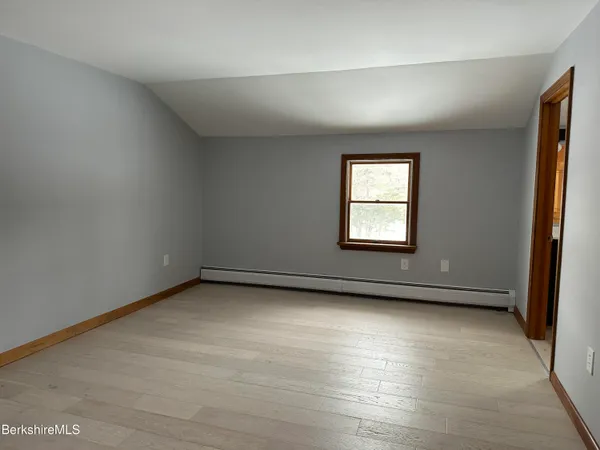 $3,200 | 181 Park Avenue, Unit A, Dalton, MA 01226