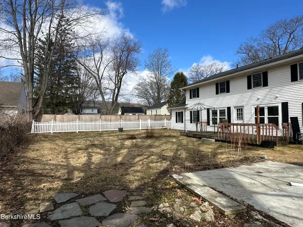 $3,200 | 181 Park Avenue, Unit A, Dalton, MA 01226