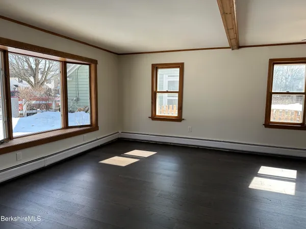 $3,200 | 181 Park Avenue, Unit A, Dalton, MA 01226