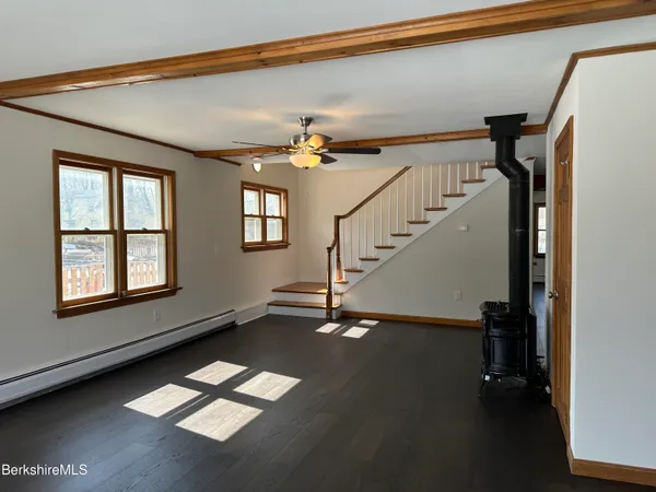 $3,200 | 181 Park Avenue, Unit A, Dalton, MA 01226