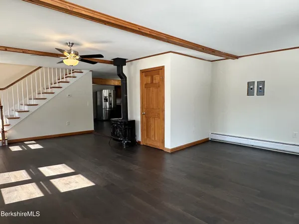 $3,200 | 181 Park Avenue, Unit A, Dalton, MA 01226