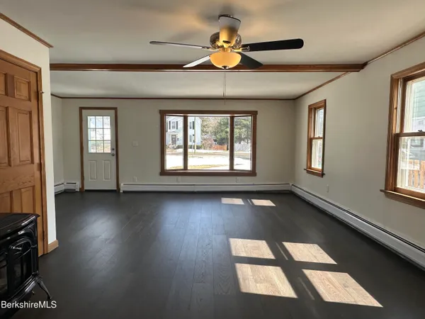 $3,200 | 181 Park Avenue, Unit A, Dalton, MA 01226