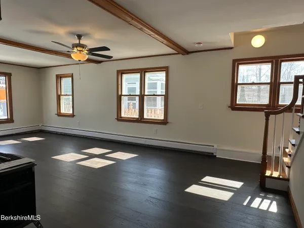 $3,200 | 181 Park Avenue, Unit A, Dalton, MA 01226