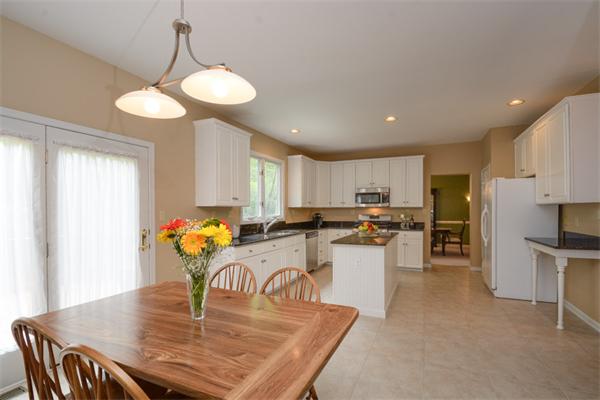 42 Forge Road Sharon, MA 02067 - Photo 2 of 10 Gallery Image 2