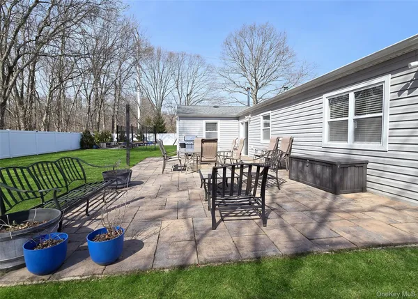 $649,990 | 28 Timber Trail Lane, Medford, NY 11763