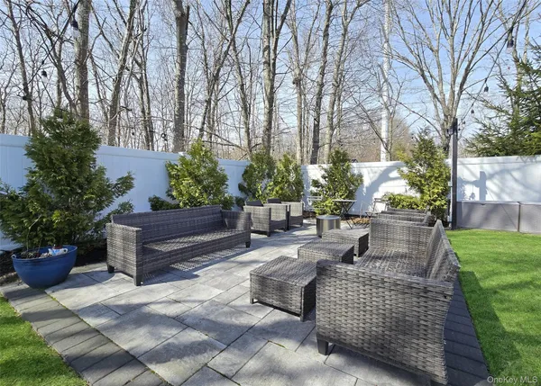 $649,990 | 28 Timber Trail Lane, Medford, NY 11763