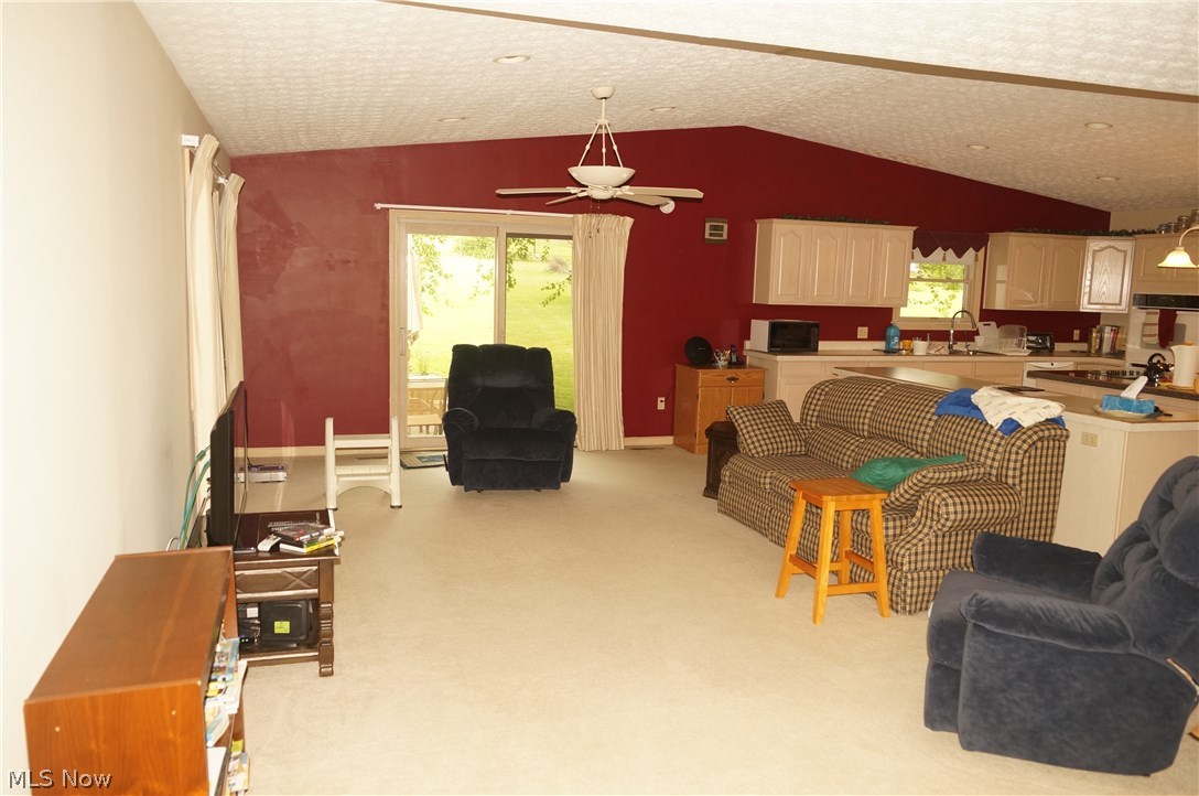 6089 Beach Road Wadsworth, OH 44281 - Photo 4 of 33 Gallery Image 4