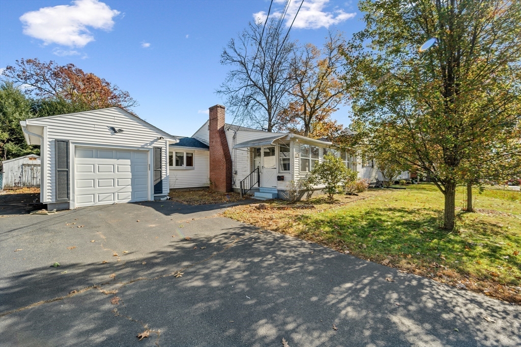 261 West Allen Ridge Road Springfield, MA 01118 - Photo 17 of 31