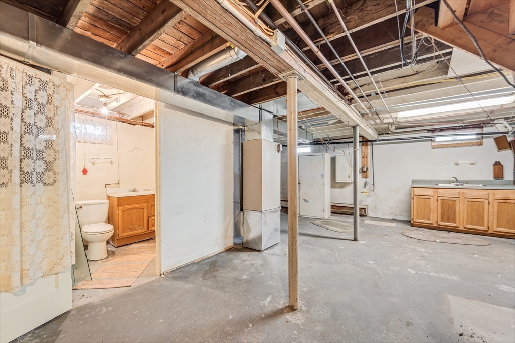 261 West Allen Ridge Road Springfield, MA 01118 - Photo 28 of 31