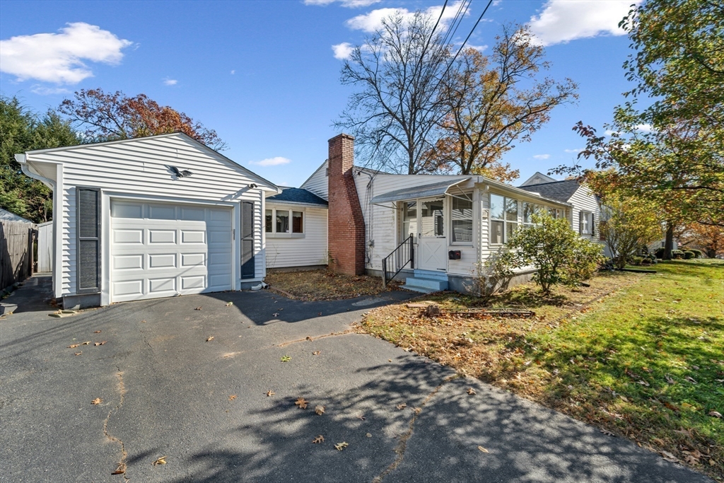 261 West Allen Ridge Road Springfield, MA 01118 - Photo 7 of 31