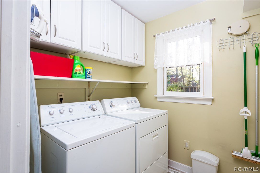 5705 North Chase Road Midlothian, VA 23112 - Photo 20 of 48 a utility room with dryer and washer