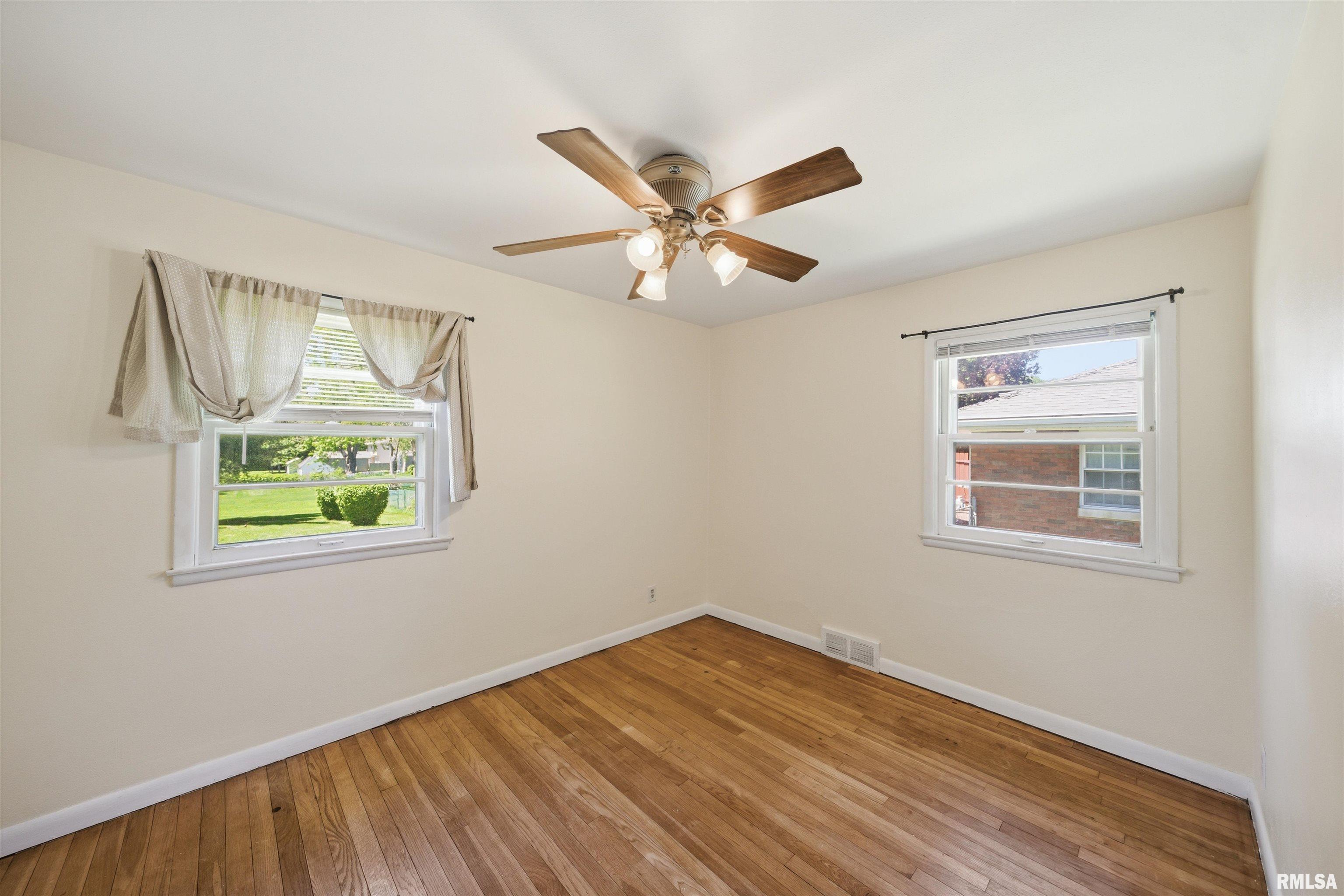 5203 North Sheridan Road Peoria, IL 61614 - Photo 17 of 31