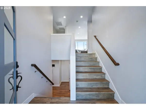 a view of entryway and hall