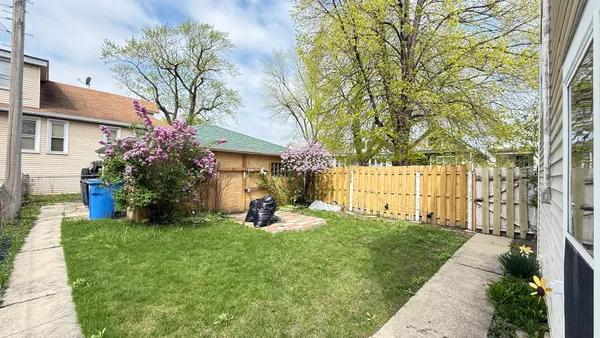 $2,500 | 3658 North Laramie Avenue, Unit 2, Chicago, IL 60641