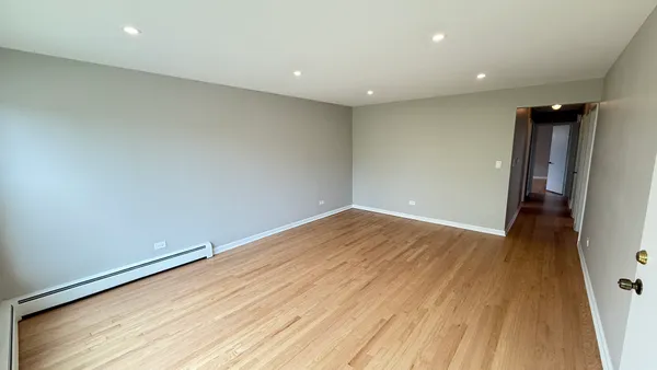 $2,500 | 3658 North Laramie Avenue, Unit 2, Chicago, IL 60641