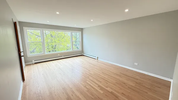 $2,500 | 3658 North Laramie Avenue, Unit 2, Chicago, IL 60641