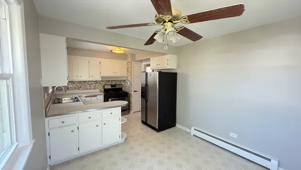 $2,500 | 3658 North Laramie Avenue, Unit 2, Chicago, IL 60641