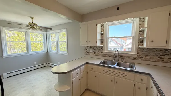 $2,500 | 3658 North Laramie Avenue, Unit 2, Chicago, IL 60641