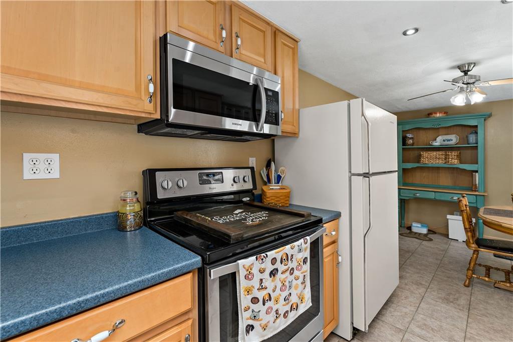 630 Walker Road Elizabeth, PA 15037 - Photo 11 of 27 Kitchen