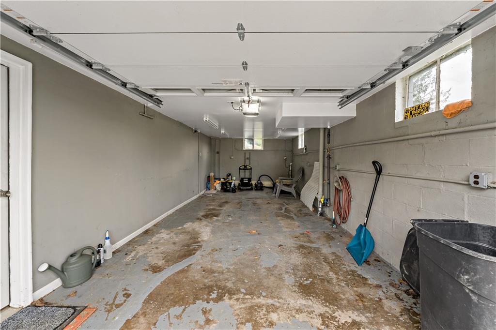 630 Walker Road Elizabeth, PA 15037 - Photo 19 of 27 Integral Garage