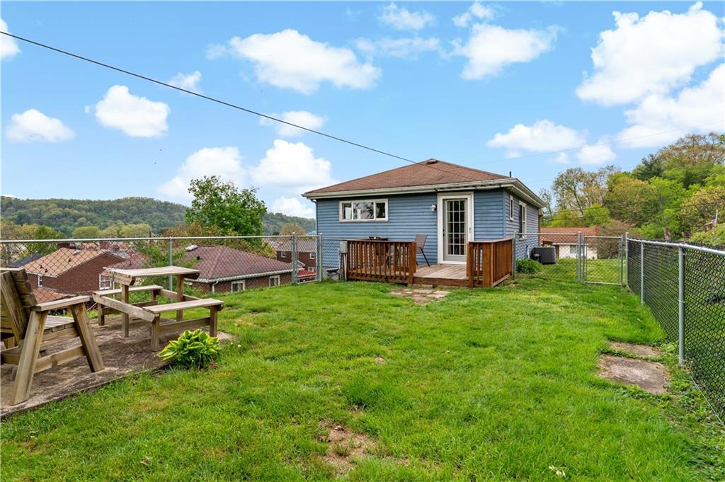630 Walker Road Elizabeth, PA 15037 - Photo 20 of 27 Fenced-In Backyard