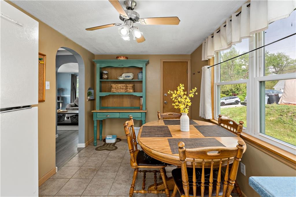 630 Walker Road Elizabeth, PA 15037 - Photo 7 of 27 Dining Area in Kitchen