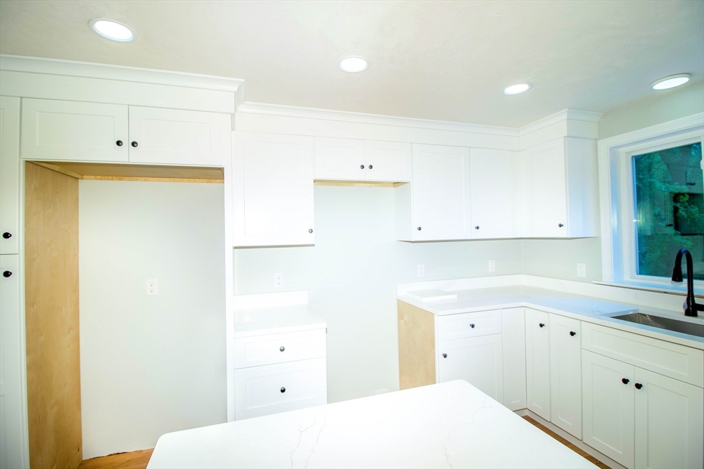 24 Evergreen Road Attleboro, MA 02703 - Photo 4 of 19 Gallery Image 4