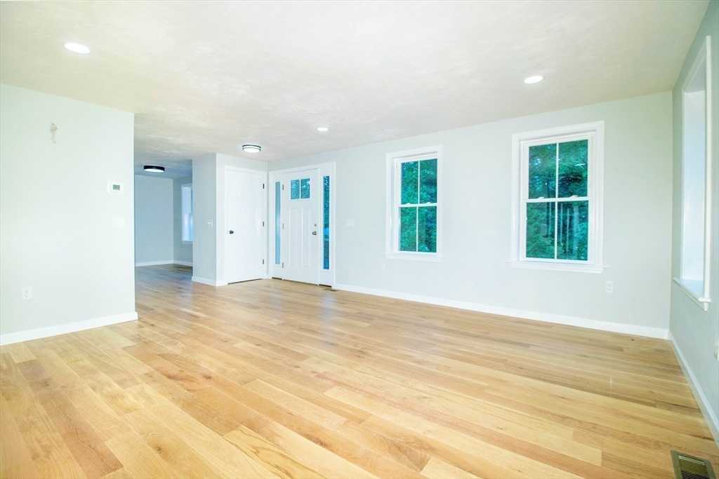 24 Evergreen Road Attleboro, MA 02703 - Photo 5 of 19 Gallery Image 5