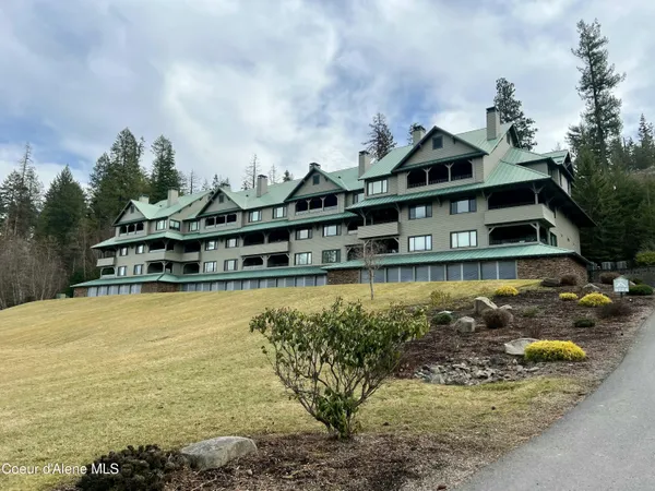 $668,900 | 4724 South Arrow Point Drive, Unit 104, Harrison, ID 83833