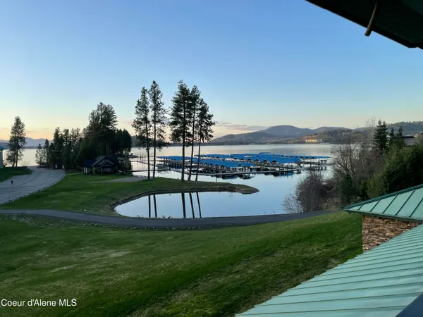 $668,900 | 4724 South Arrow Point Drive, Unit 104, Harrison, ID 83833