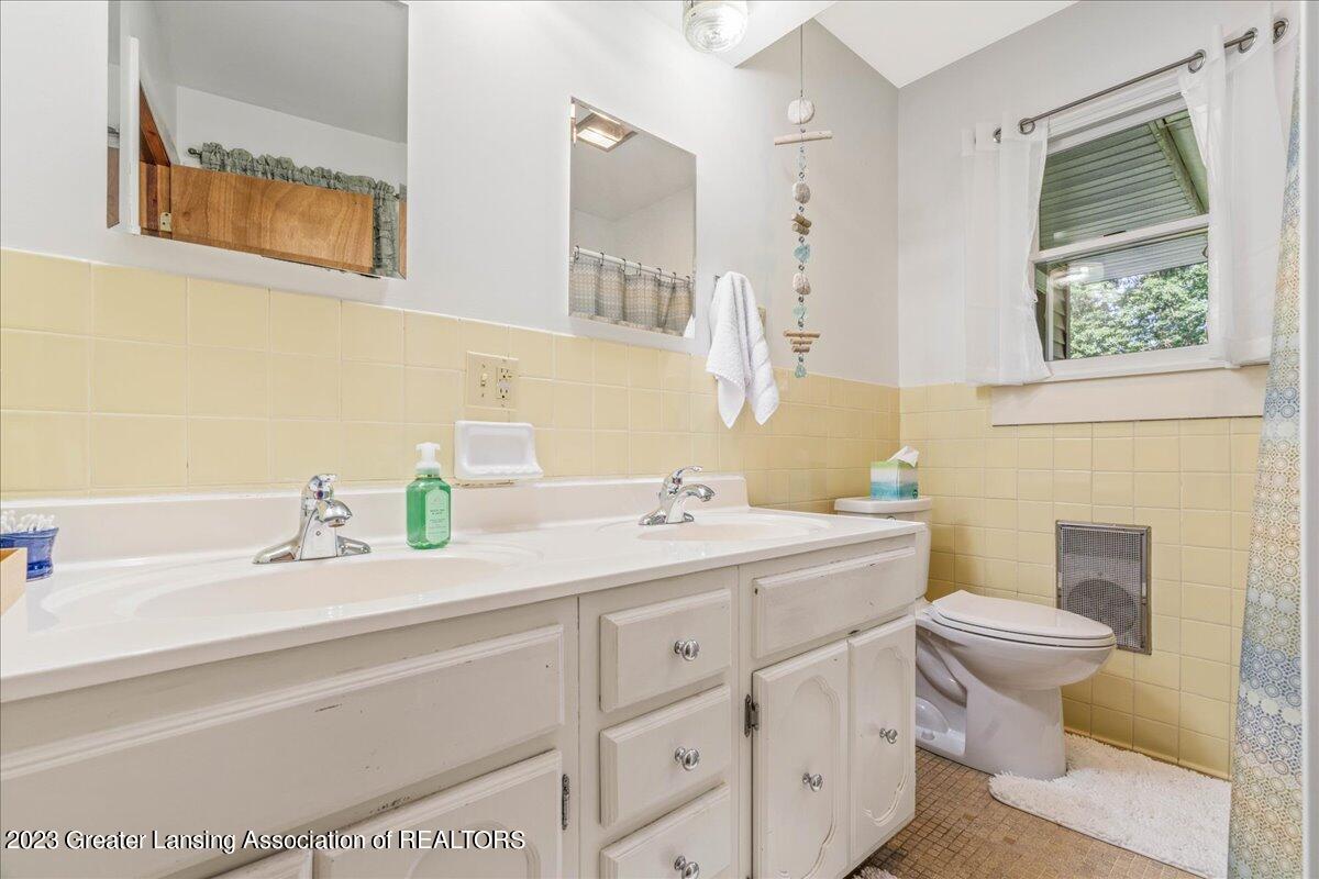 10635 South Lowell Road Dewitt, MI 48820 - Photo 21 of 43 22-Media Jett-37