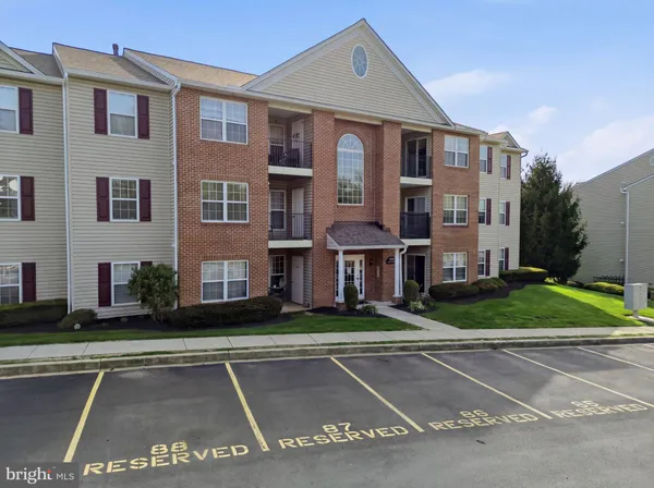 $239,900 | 3840 Normandy Drive, Unit 1B, Hampstead, MD 21074