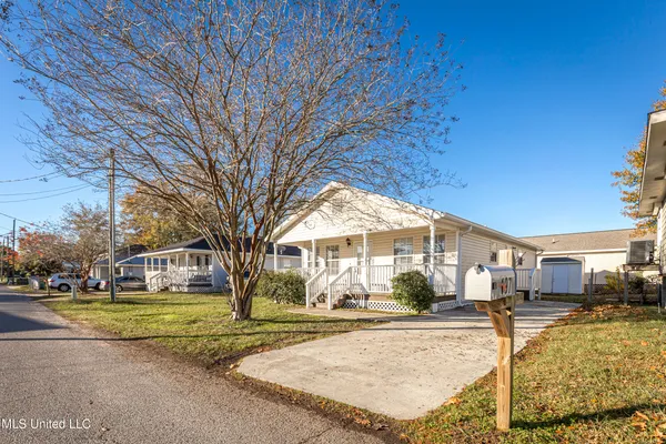 $1,400 | 197 Bellman Street, Biloxi, MS 39530