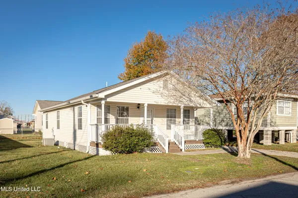 $1,400 | 197 Bellman Street, Biloxi, MS 39530