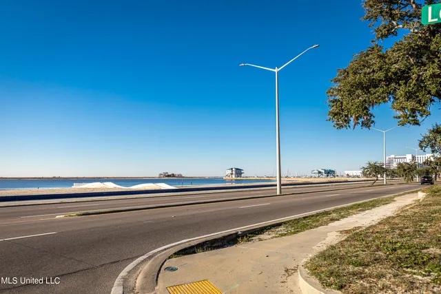 $1,600 | 197 Bellman Street, Biloxi, MS 39530