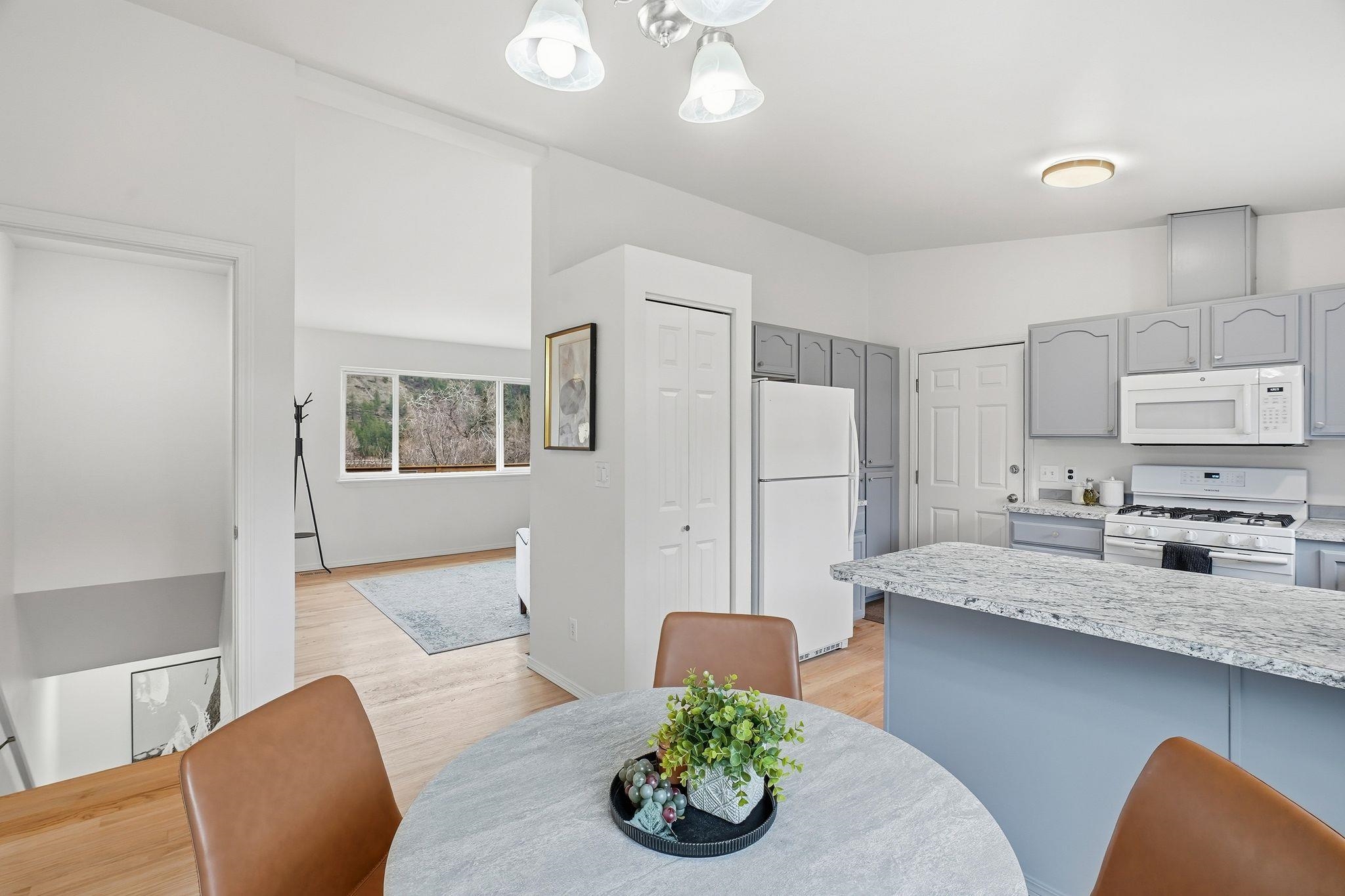 1919 West 27th Avenue Spokane, WA 99224 - Photo 9 of 39