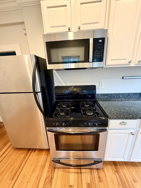 31 Prospect Street, Unit 3 Marblehead, MA 01945 - Photo 15 of 23