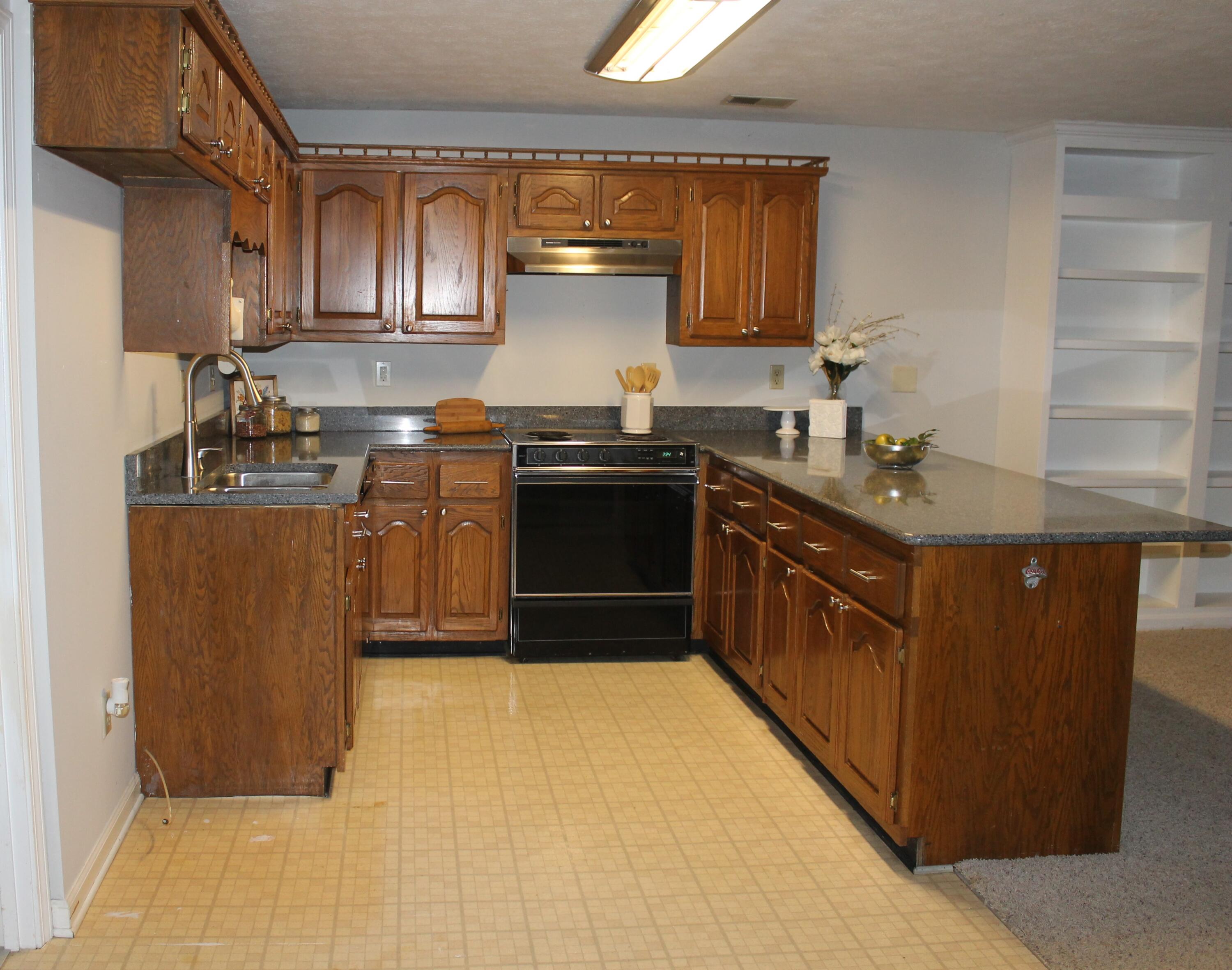 2098 Red House Road Richmond, KY 40475 - Photo 27 of 40 Kitchen on lower level