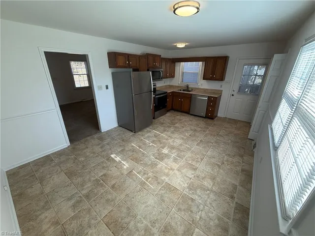 $1,395 | 1688 Guilford Drive, Winston-Salem, NC 27127