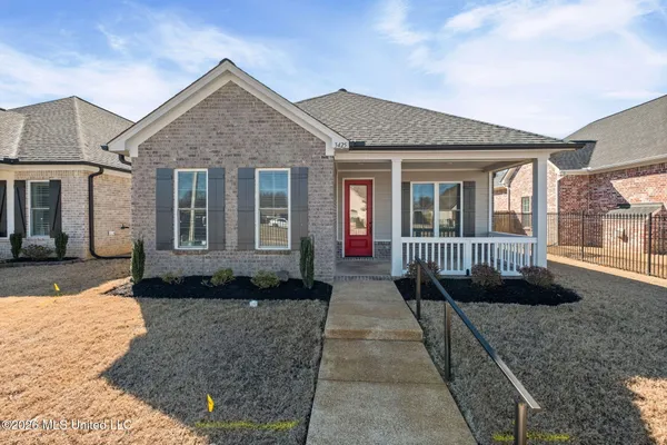 $350,000 | 3425 Kreunen Street, Nesbit, MS 38651