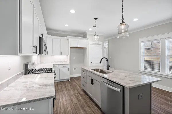 $350,000 | 3425 Kreunen Street, Nesbit, MS 38651