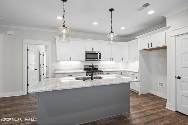 $350,000 | 3425 Kreunen Street, Nesbit, MS 38651