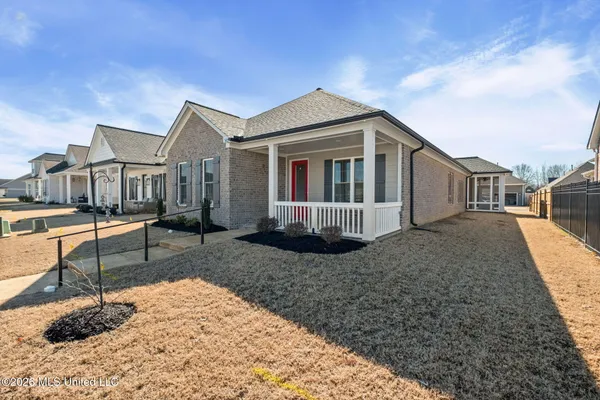 $350,000 | 3425 Kreunen Street, Nesbit, MS 38651
