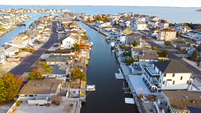 $1,895,000 | 316 Silver Lagoon Drive, Toms River, NJ 08753