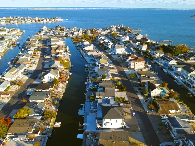 $1,895,000 | 316 Silver Lagoon Drive, Toms River, NJ 08753